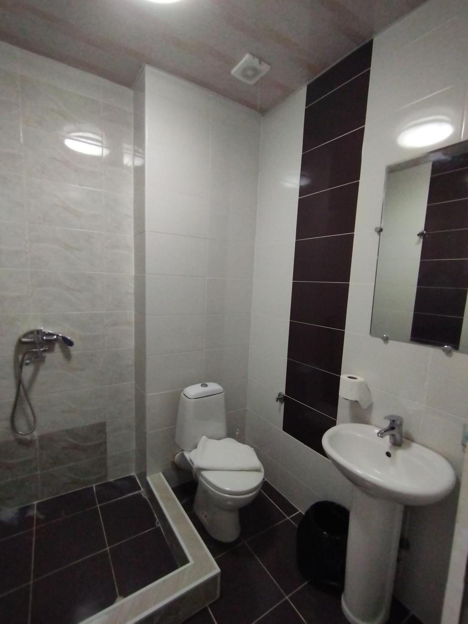 David Hotel Kutaisi Esterno foto