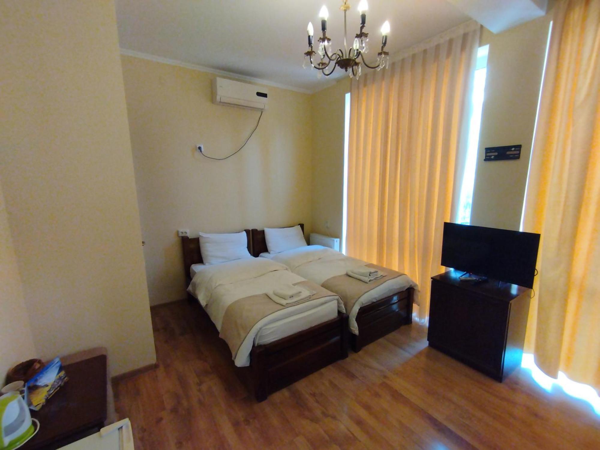 David Hotel Kutaisi Esterno foto