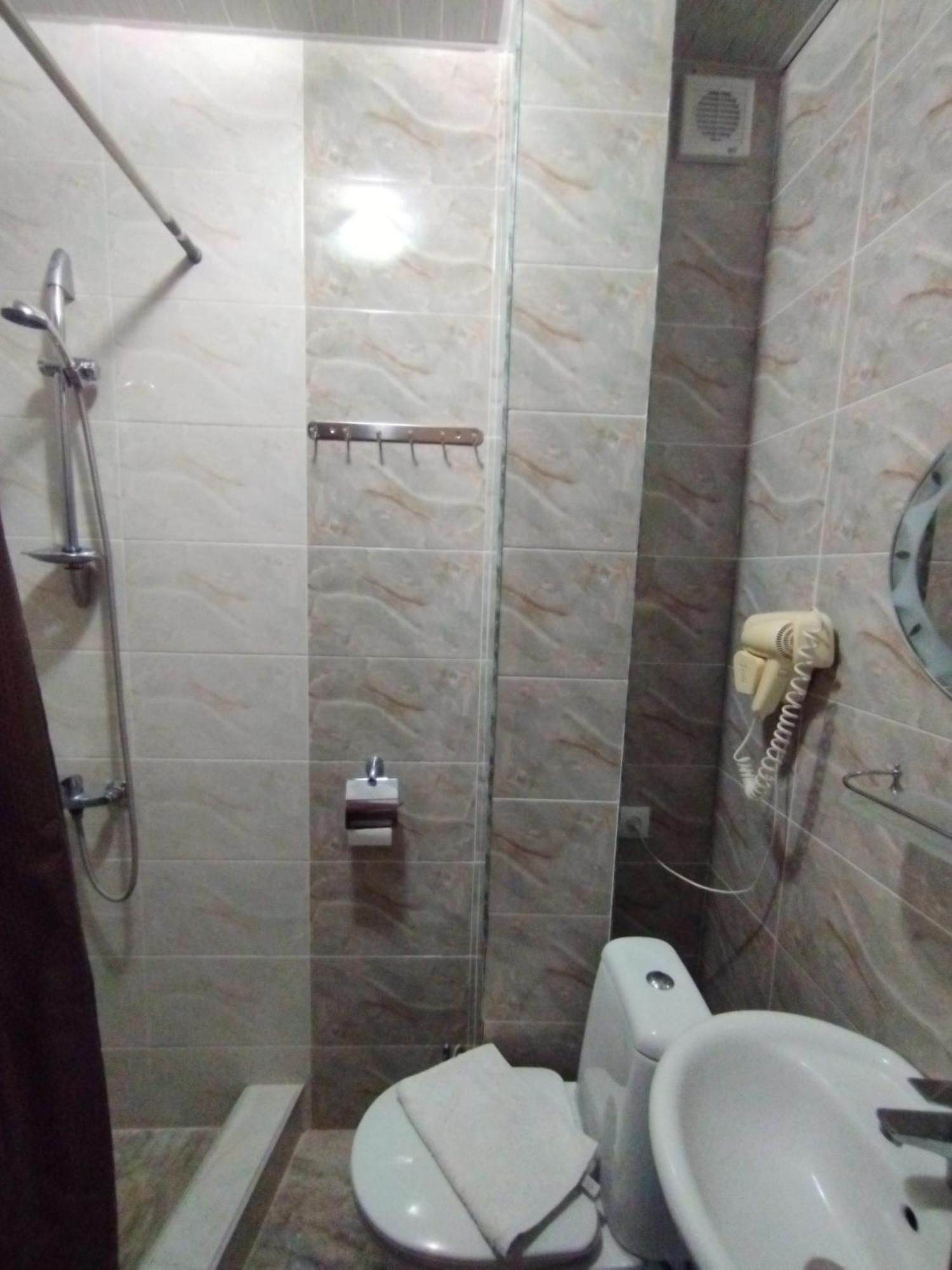 David Hotel Kutaisi Esterno foto