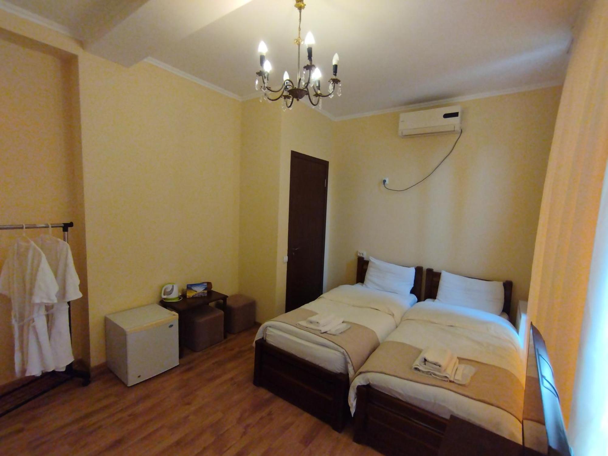 David Hotel Kutaisi Esterno foto